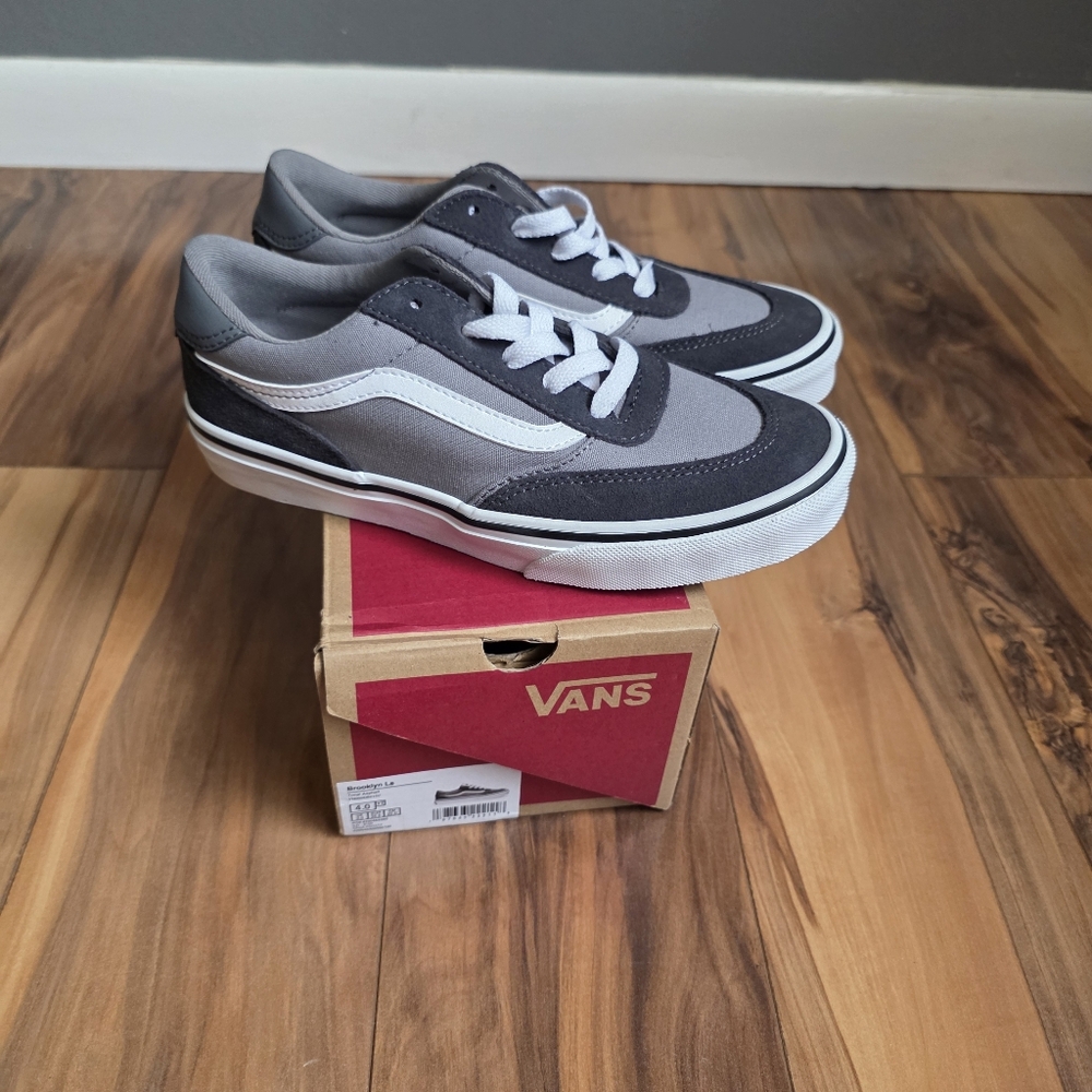 Vans Brooklyn Ls  Youth Size 4 New